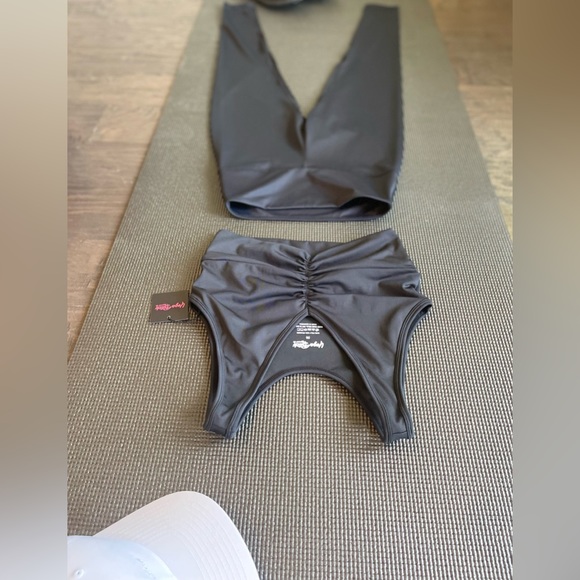 🖤HP 🎉 Yoga Bitch Flawless Ruched Scrunch-front Wild Thing Yoga Bra Tank NWT - Picture 6 of 12